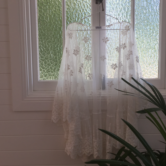 Trousseau - Jerico kimono lace cover up 